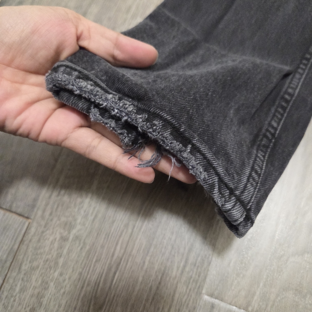 Abercrombie & Fitch Curve Love 90s Straight Ultra High Rise Distressed Jeans - Picture 6 of 12